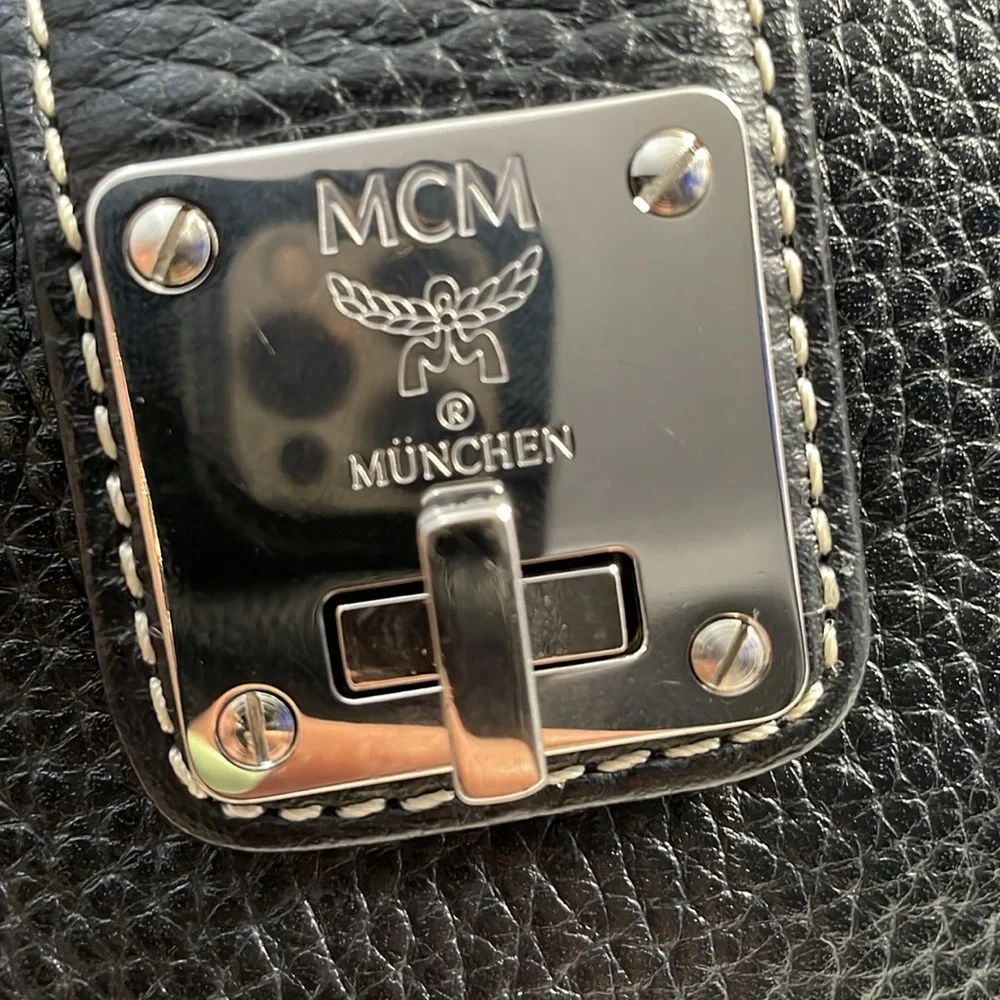 Mcm leather bag in great condition no call outs.
